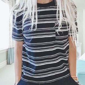 💥 VANS cropped tee... MAKE AN OFFER 😛